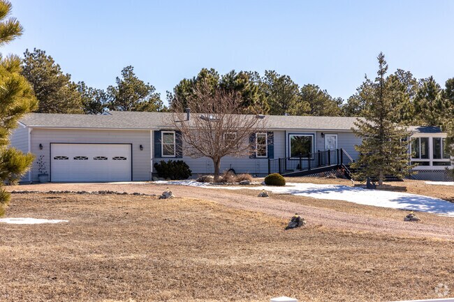 Ranchstyle homes are common in Peyton.