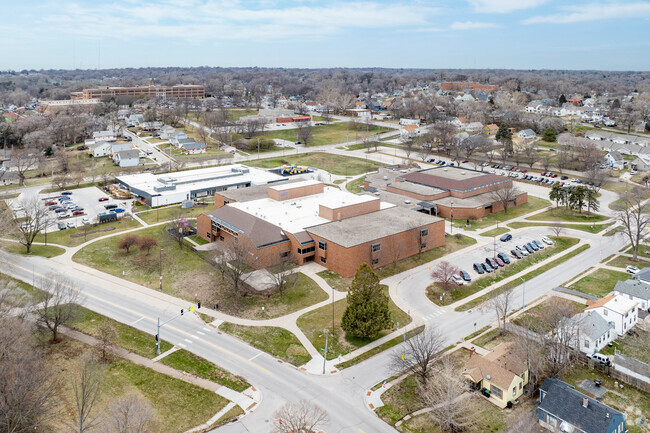 Skinner Elementary School can be found south of Florence.