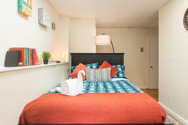 43 Bay State Rd unit 1R, Boston, MA 02215 - photo 2