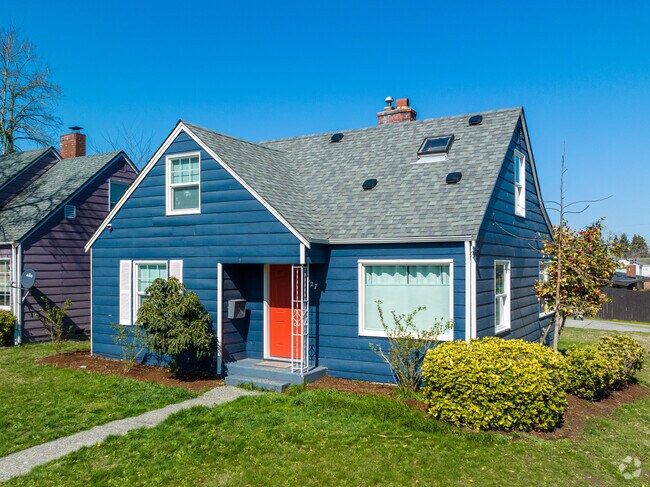 Homes in Downtown Auburn offer some variety, from established charmers to brand-new builds.