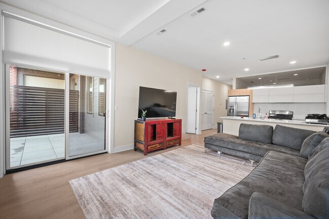 3924 N Lincoln Ave unit 416, Chicago, IL 60613 - photo 6