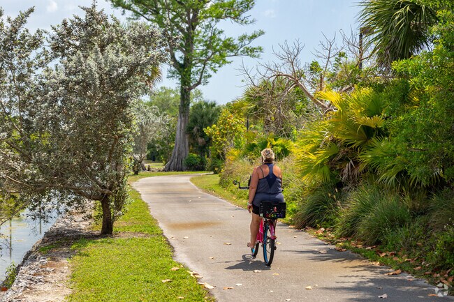 Bikers in Hibiscus Country Club have easy access to the Rich King Memorial Greenway.