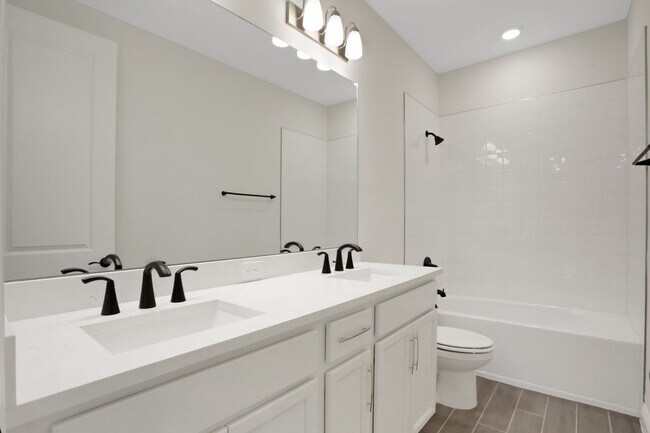 168 Eagleston Ln, Lakewood Rch, FL 34240 - photo 5