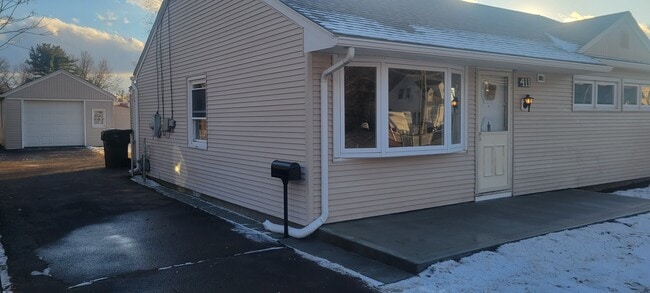 411 Brewer St, East Hartford, CT 06118 - photo 2