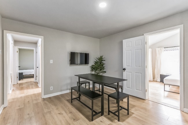 2265 Wildwood Dr, Clarksville, TN 37040 - photo 6