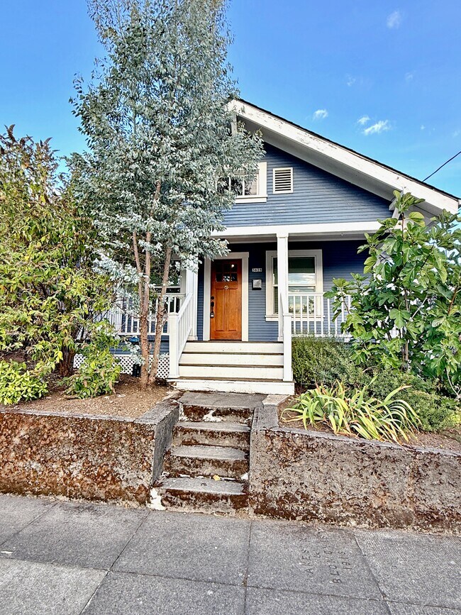 3628 SE 49th Ave, Portland, OR 97206