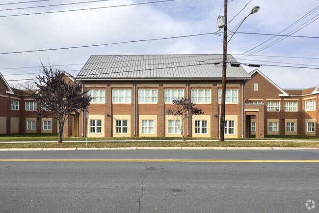 Beverly Farms Elementary School brick