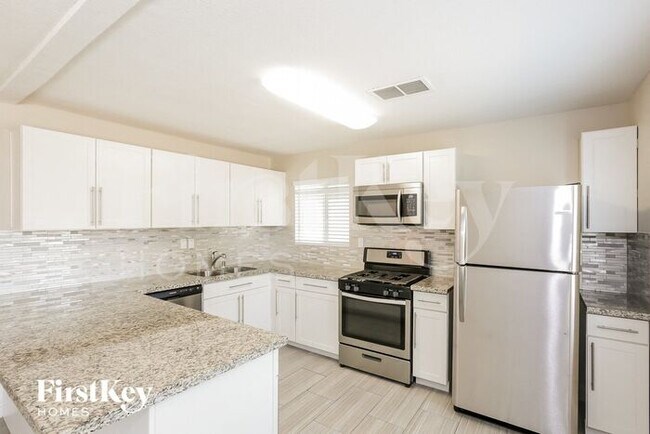 581 National St, Henderson, NV 89015 - photo 6