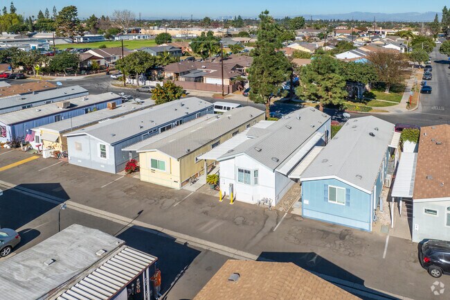 Manufactured homes are available gated communities in Paramount.