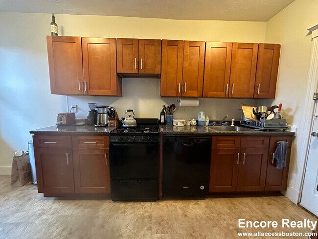 4 Commonwealth Terrace unit 10, Brighton, MA 02135 - photo 4