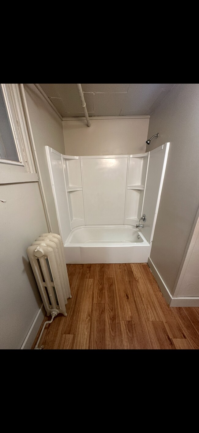 711 16th St NW unit 3, Minot, ND 58703 - photo 5