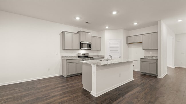 205 Storm Ln, Hoschton, GA 30548 - photo 4