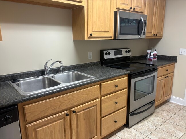 112 Lakeview Commons Dr, Statesboro, GA 30461 - photo 5