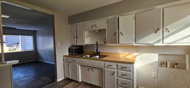 1046 W Star St, Denison, TX 75020 - photo 2