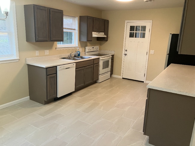 209 Antoinette Dr, Wilmington, NC 28412 - photo 4