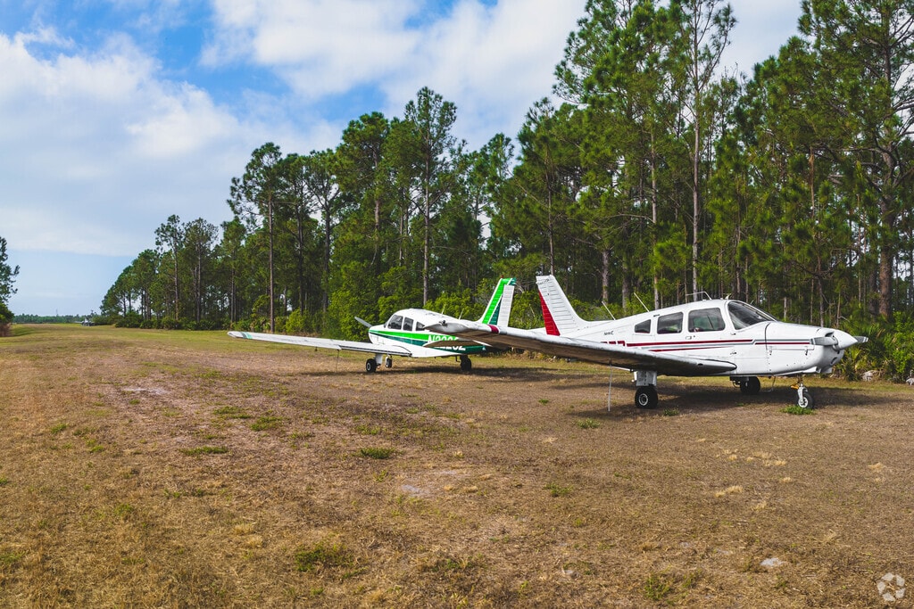 Many residents in Oakridge Estates enjoy flying airplanes in their spare time.