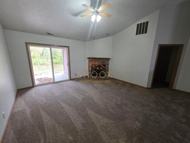 2221 Bridgewater Cir unit 2221 Bridgewater Cir, Lafayette, IN 47909 - photo 3