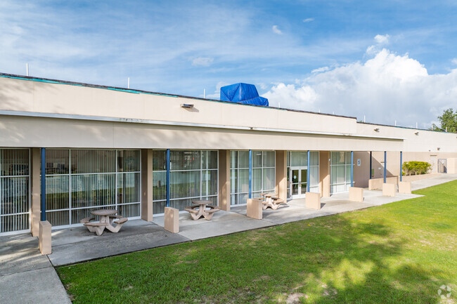 Valrico Elementary is an above average, public school.