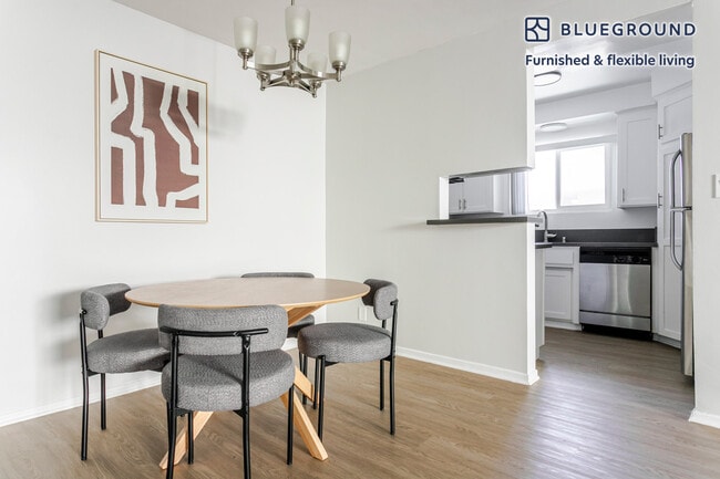 1371 S Beverly Glen Blvd unit FL3-ID1397, Los Angeles, CA 90024 - photo 5