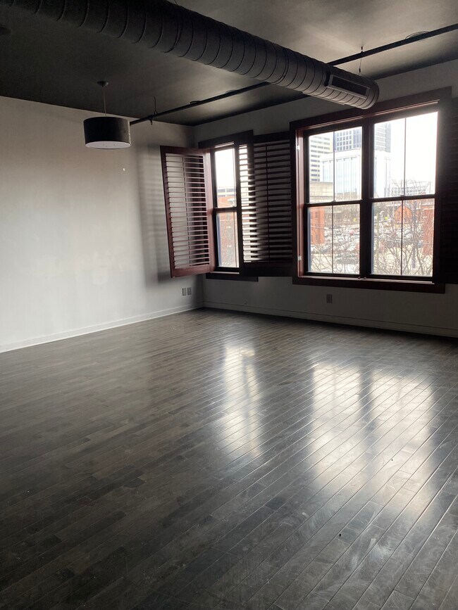 139 E Main St unit 202, Columbus, OH 43215 - photo 7