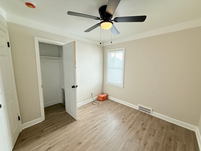 13538 Rosemont Ave, Detroit, MI 48223 - photo 4