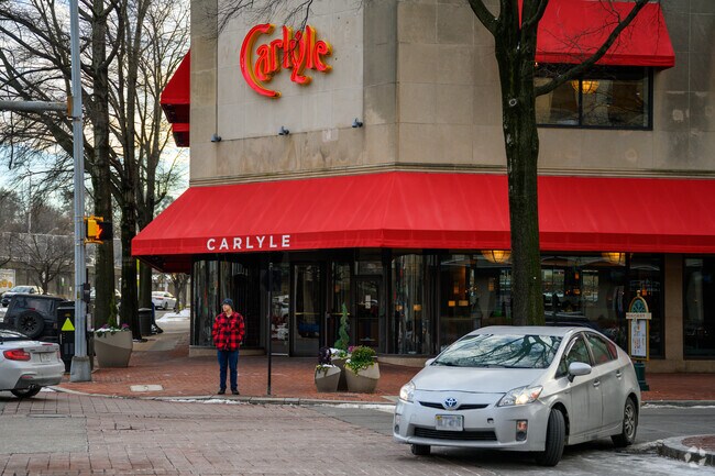 Carlyle is an American brasserie located at The Village at Shirlington in Alexandria West.