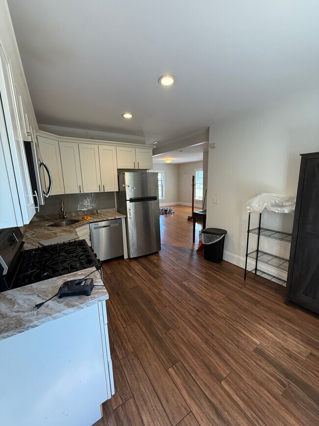 20 Mansfield St unit 2, Allston, MA 02134 - photo 3