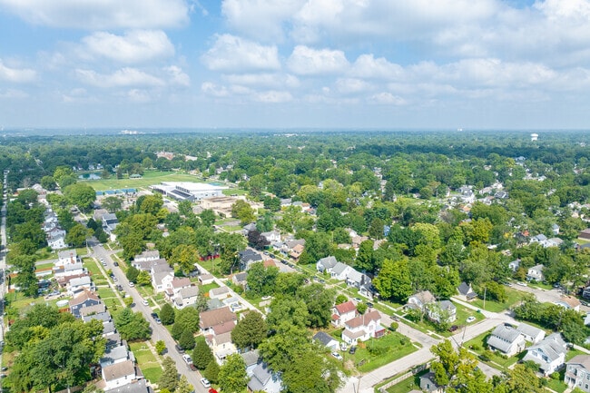 North Linden has many different homes on gridded streets.