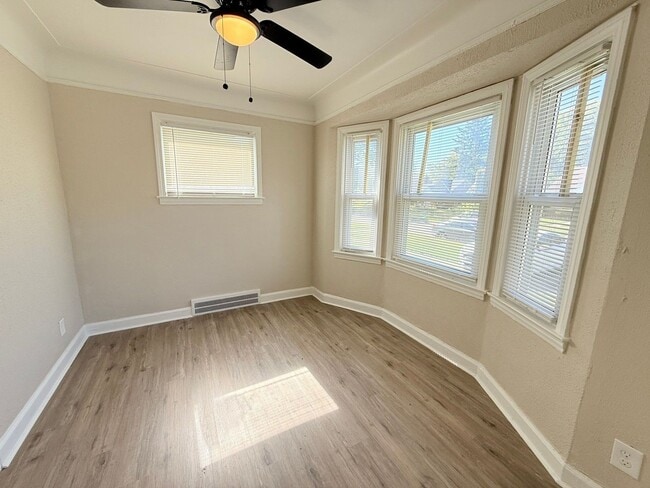 13538 Rosemont Ave, Detroit, MI 48223 - photo 2