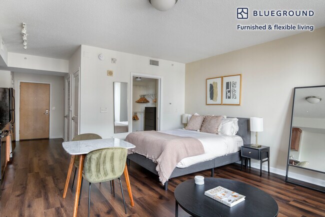 70 I St SE unit FL6-ID879, Washington, DC 20003 - photo 2