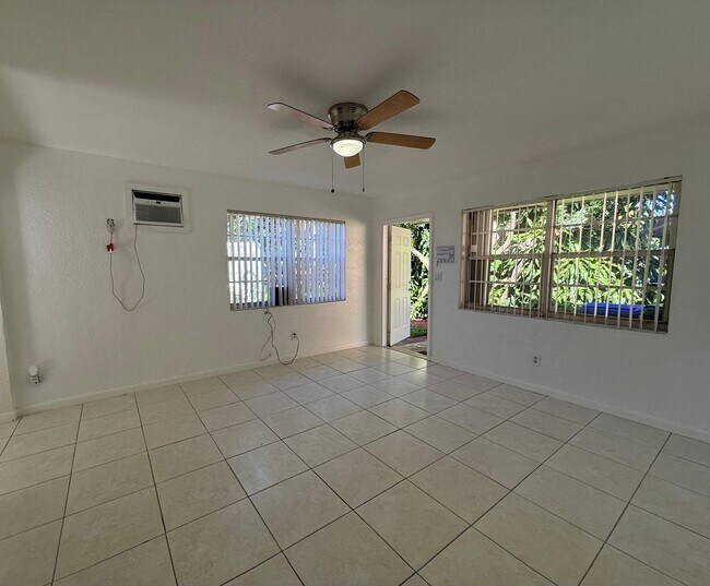 2515 Mckinley St unit Rear, Hollywood, FL 33020 - photo 2