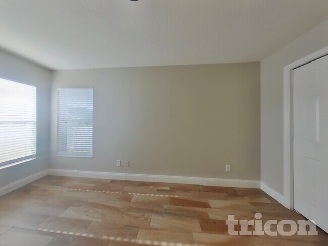 10123 41st Ct E, Parrish, FL 34219 - photo 7