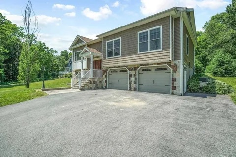 42 Bennett Rd, Poughkeepsie, NY 12601 - photo 2