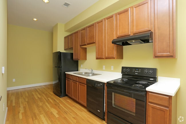 1BR - 584SF - Kitchen