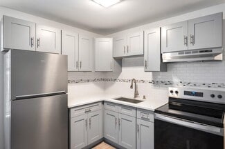 5726 N Winthrop Ave, Chicago, IL 60660