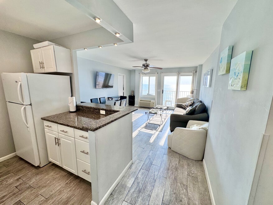 201 Rudee Loop Connector unit ID1353268P, Virginia Beach, VA 23451 - photo 1