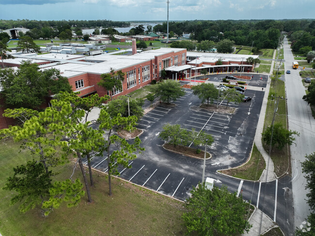 Main parking and entrance to Lake Shore Middle School.