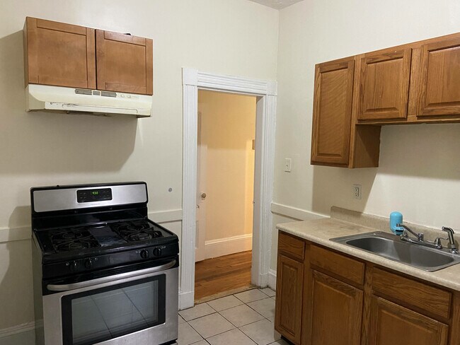 94 Winthrop St unit 1, Roxbury, MA 02119 - photo 3