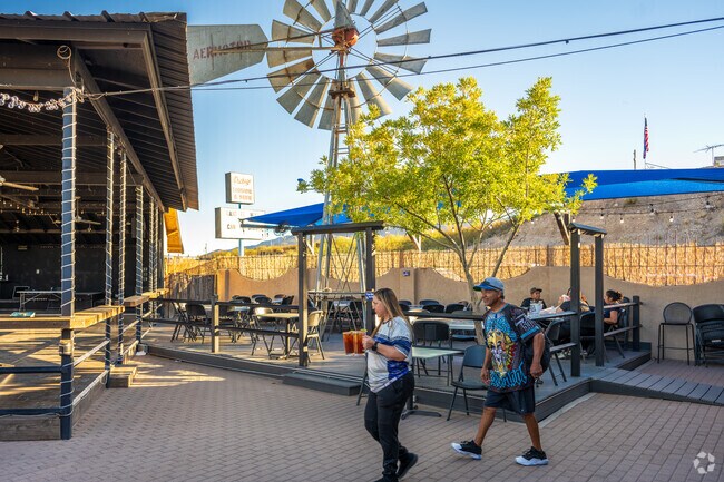 Radium Springs locals gather for drinks, games and live music over the weekend.