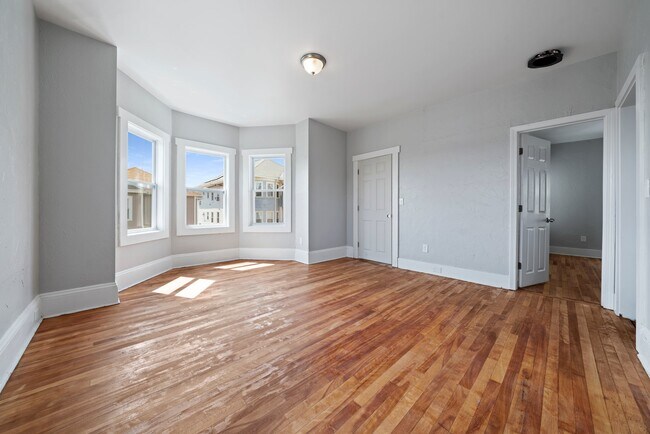 12 Shamrock St unit 3, Worcester, MA 01605 - photo 4