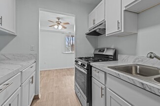 801 Valley Circle Dr, Saline, MI 48176