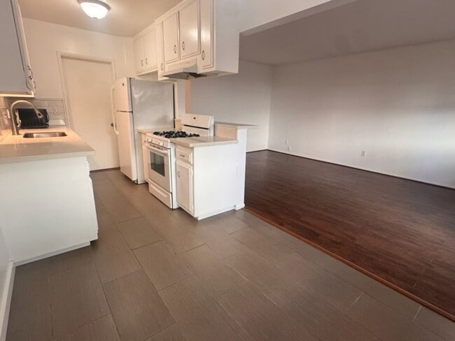 2325 2nd St unit 2325-02, Long Beach, CA 90803 - photo 3