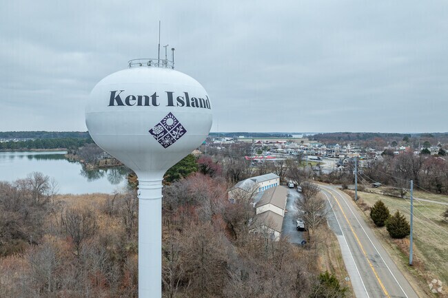 Sandwiched between the Chester River and Chesapeake Bay in the heart of Kent Island, the Chester area comprises residential suburbs with close proximity to Highway 50.