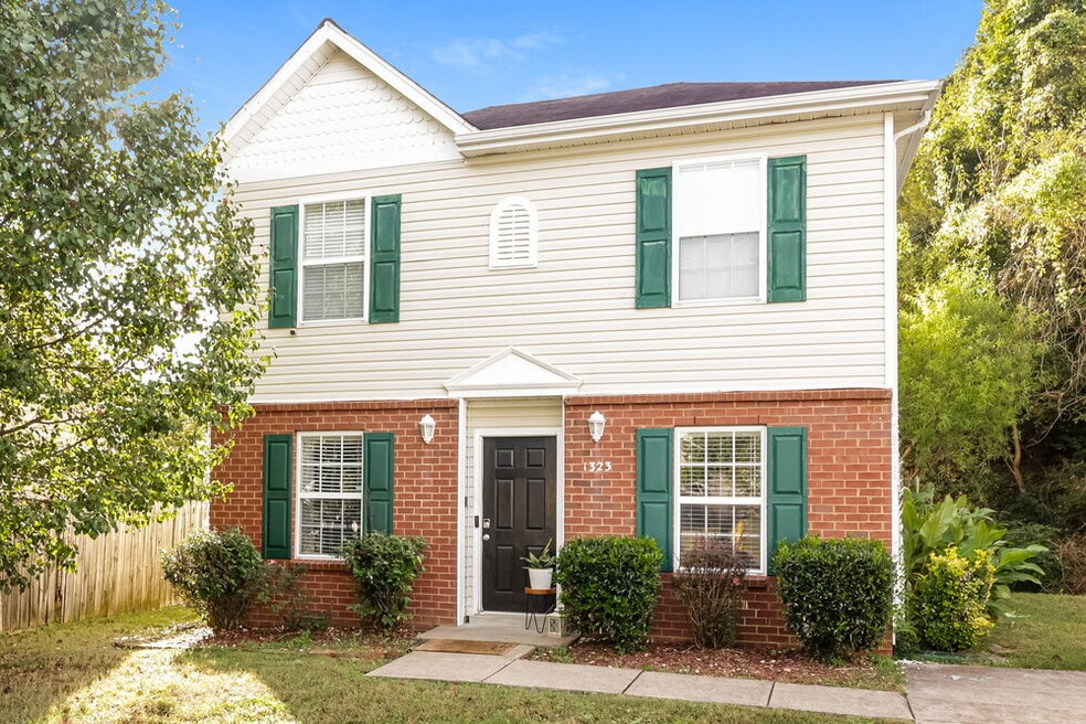 1323 E Nir Shreibman Blvd, La Vergne, TN 37086 - photo 1