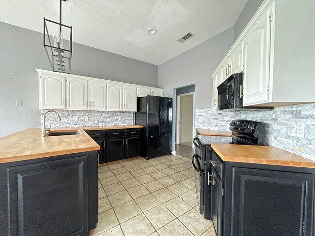 2010 Shadow Ridge Rd, Harker Heights, TX 76548 - photo 6