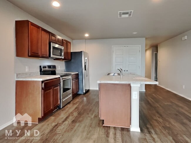 4027 Asher Alley, Saint Hedwig, TX 78152 - photo 4