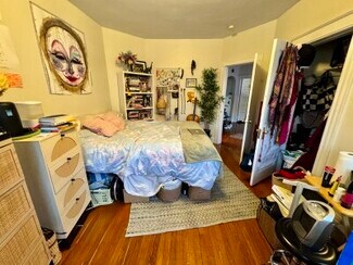 212 Winthrop Rd Unit 1, Brookline, MA 02445