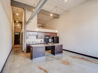 104 SW 4th St, Des Moines, IA 50309