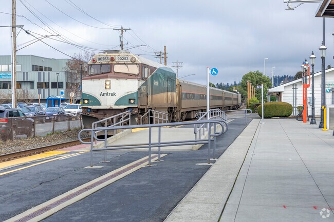 Travel to Everett via the lightrail from Edmonds WA.