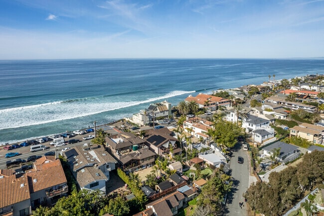 Encinitas neighborhood views highlight coastal charm and lush landscapes.